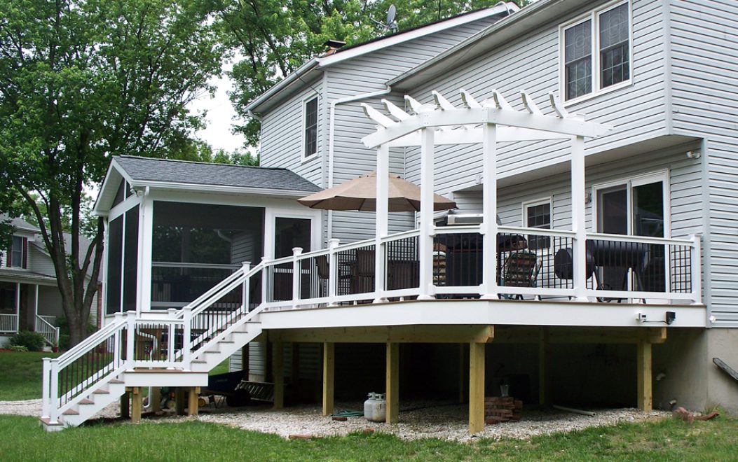 10-Composite deck with screened porch and partial pergola