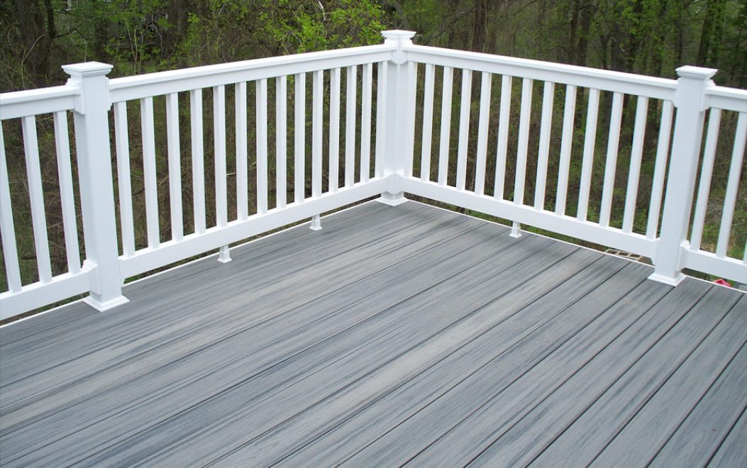 18-White Washington Vinyl railing with white vinyl balusters