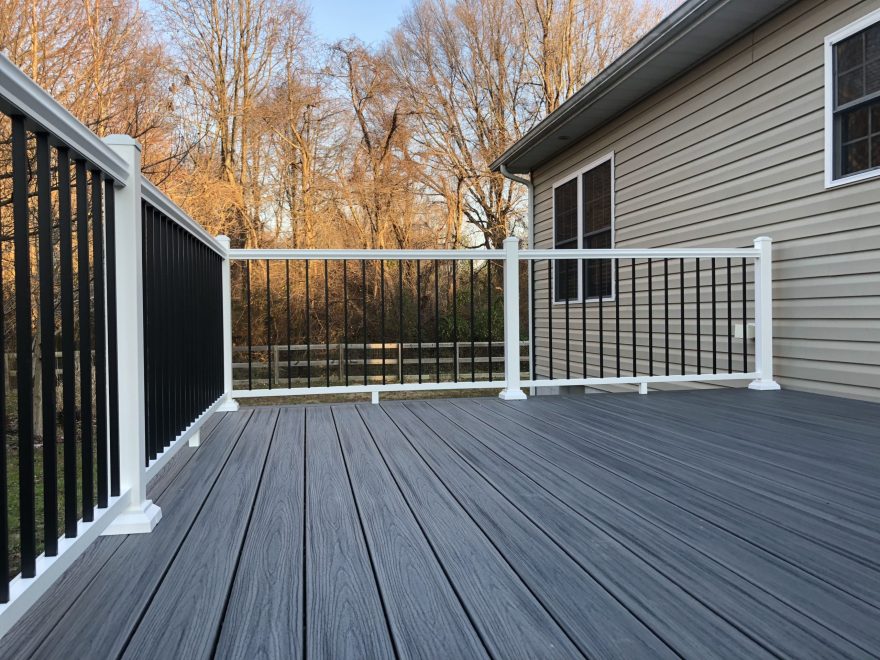 Ultralox Aluminum White Rail and Post with Black Balusters